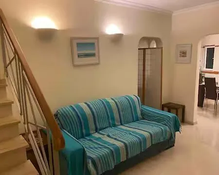Cosy Town House With Sunny Terrace Lagos