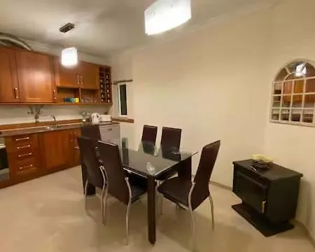 Cosy Town House With Sunny Terrace Lagos